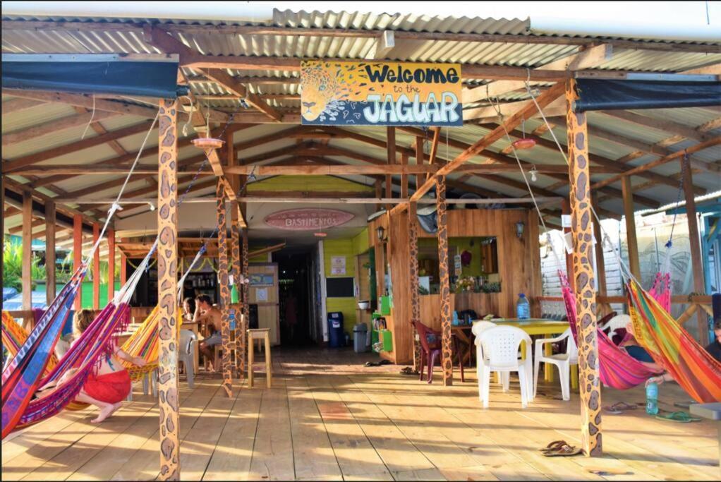 Hostel El Jaguar Bocas del Toro Exterior foto